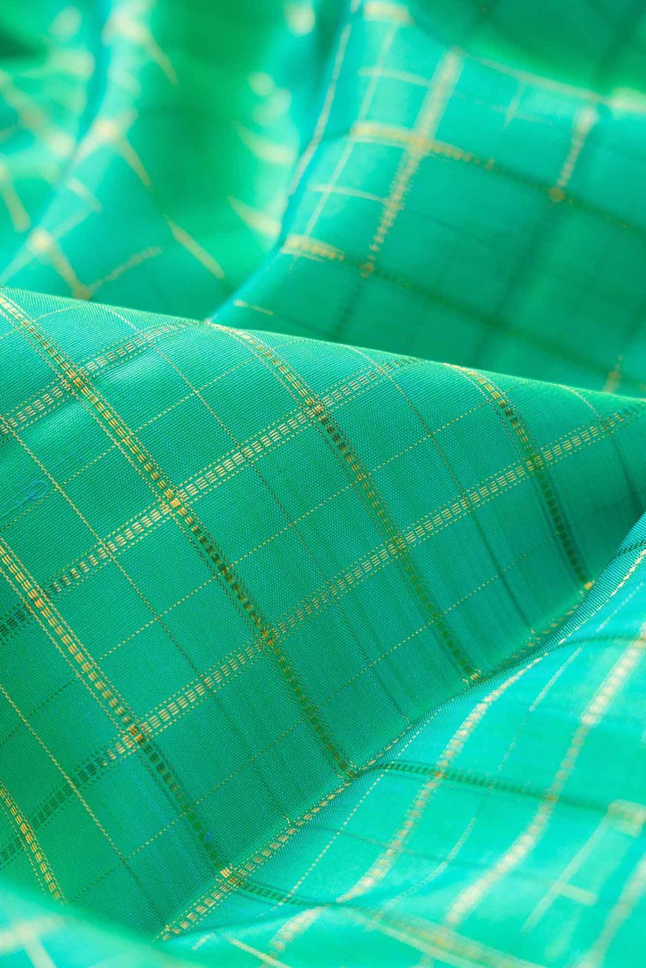 Picture of Green With Sea Blue Dual Tone Kanchipuram Silk Saree